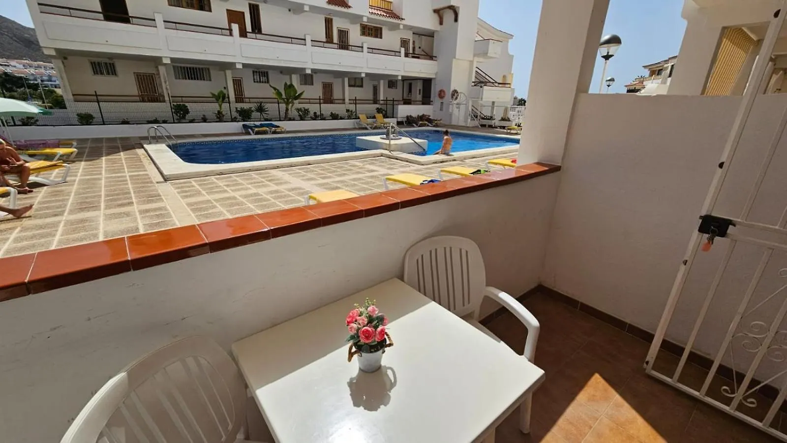 洛斯克里斯蒂亚诺斯Parque Margarita, Terraza Vista Piscina公寓 公寓
