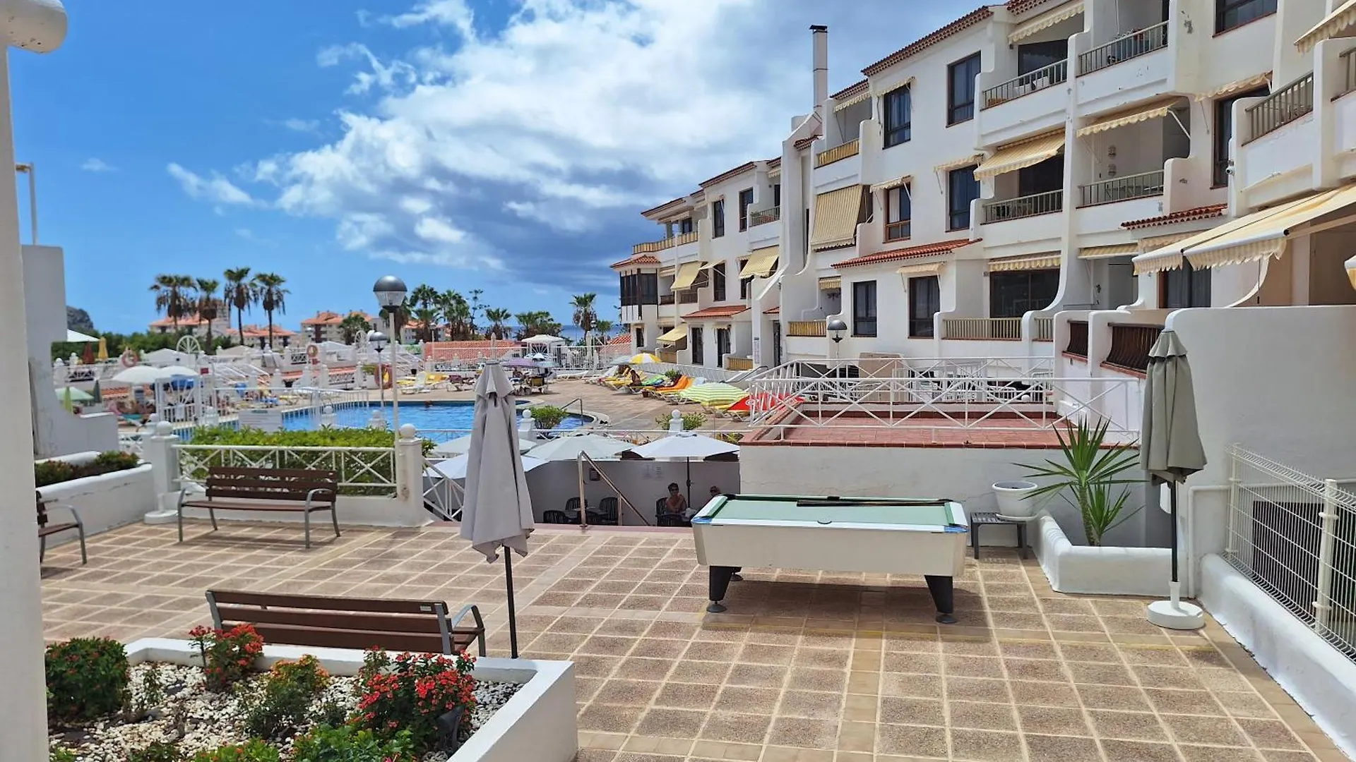 洛斯克里斯蒂亚诺斯Parque Margarita, Terraza Vista Piscina公寓 0*, 洛斯克里斯蒂亚诺斯 西班牙
